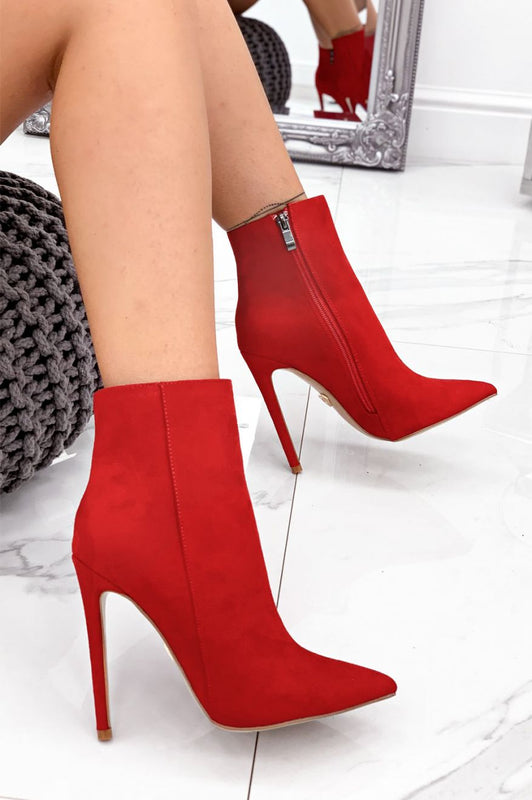 Botines rojos de ante con tacón alto