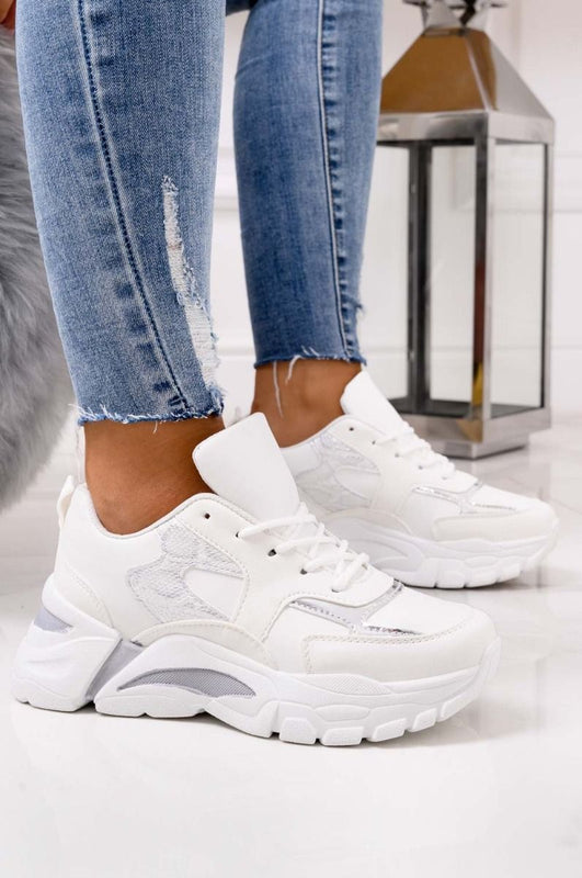 Baskets blanches avec semelle épaisse et empiècements argentés effet python