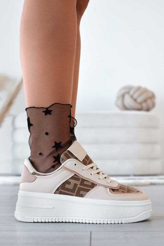 Zapatillas beige con inserciones de tela estampada