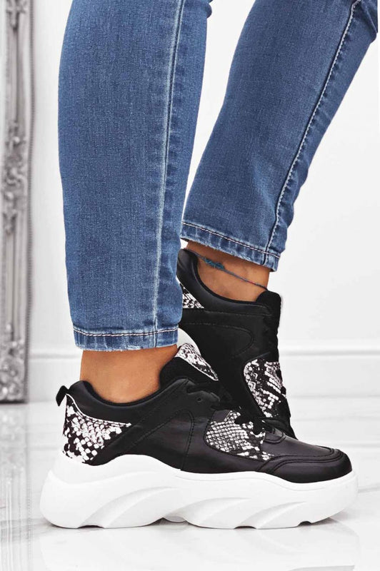 Sneakers nere con inserti pitonati e lacci