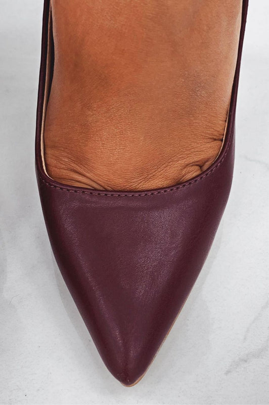 Zapatos de salón burdeos de piel sintética con tacón alto