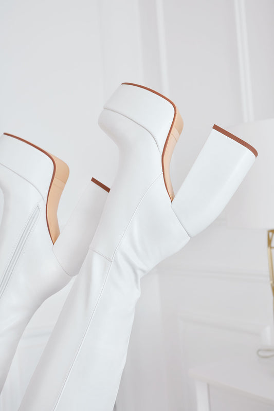 Bottes blanches à plateforme Alexoo avec talon haut courbé