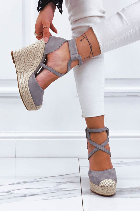 Gray espadrilles with wedge heel and crossed straps