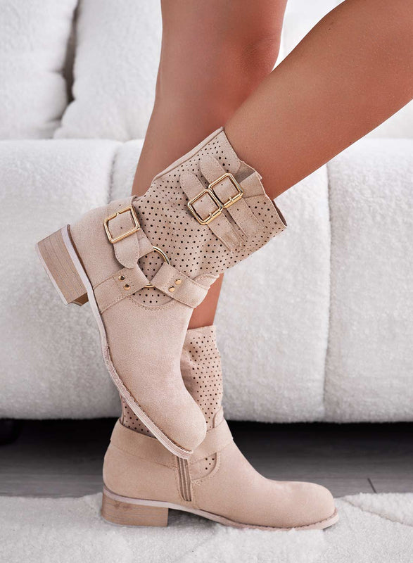 ADRIA - Botines beige perforados con hebillas doradas