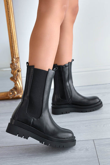 COLOMBA - Black ankle boots with side elastic
